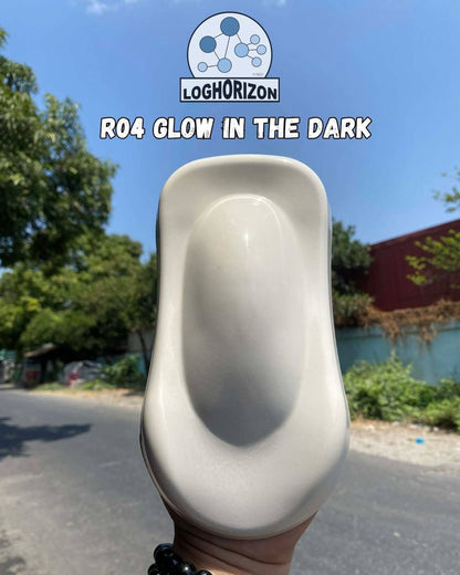 R04	Glow in The Dark